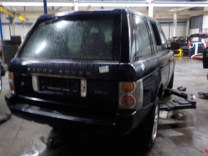 Scherm links-voor van een Landrover Range Rover 2002