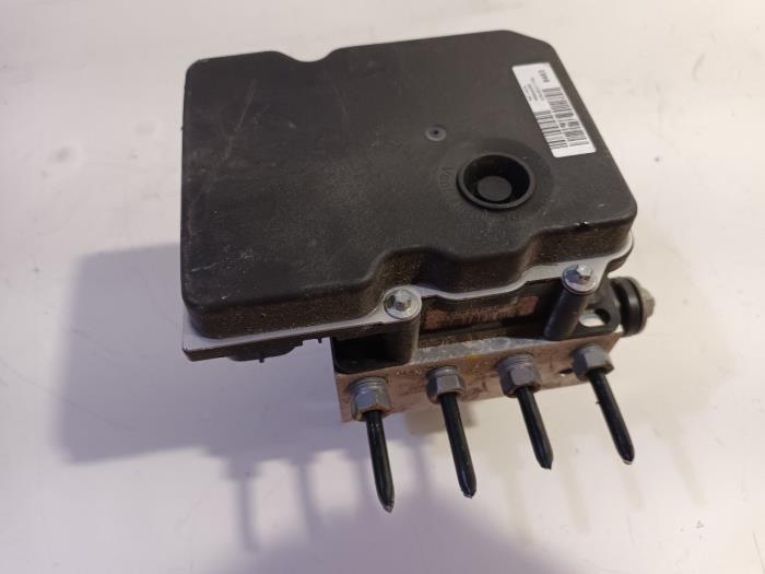 Gebruikte ABS Pomp Peugeot 5008 Prijs € 59,95 Margeregeling aangeboden door Van der Ven Autorecycling B.V.