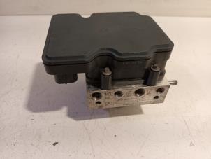 Gebruikte ABS Pomp Renault Captur Prijs € 60,00 Margeregeling aangeboden door Van der Ven Autorecycling B.V.