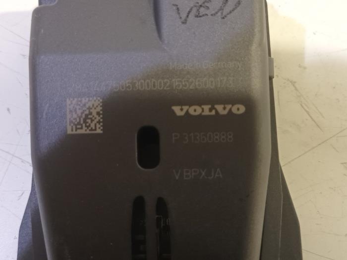 Cruise control sensor van een Volvo V40 2015