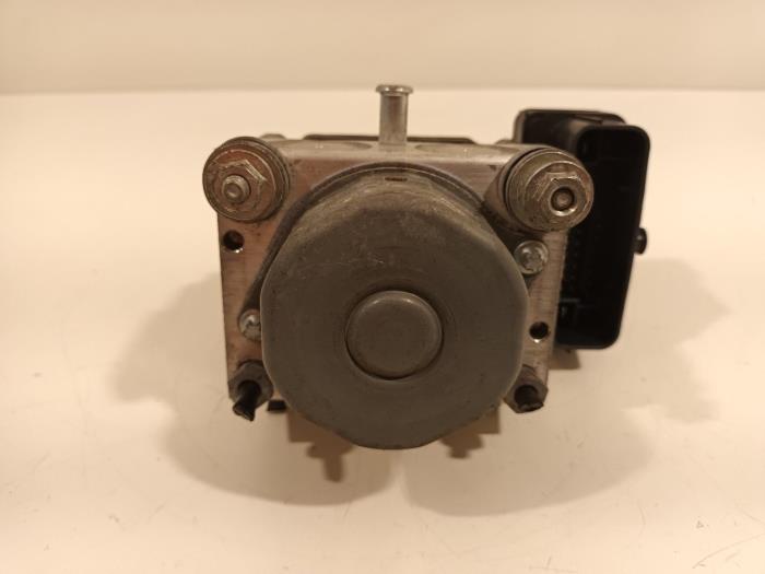 Gebruikte ABS Pomp Fiat Panda Prijs € 60,00 Margeregeling aangeboden door Van der Ven Autorecycling B.V.