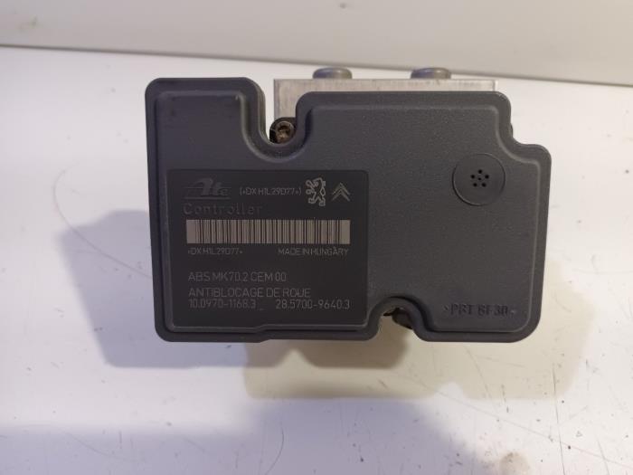 Gebruikte ABS Pomp Peugeot 207 Prijs € 109,00 Margeregeling aangeboden door Van der Ven Autorecycling B.V.