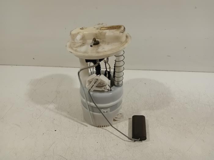 Gebruikte Tank element Pomp Nissan Pulsar Prijs € 75,00 Margeregeling aangeboden door Van der Ven Autorecycling B.V.