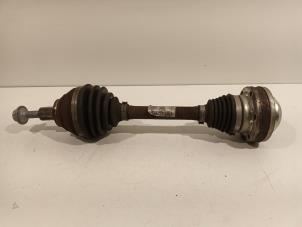 Gebruikte Aandrijfas links-voor Volkswagen E-Golf Prijs € 170,00 Margeregeling aangeboden door Van der Ven Autorecycling B.V.