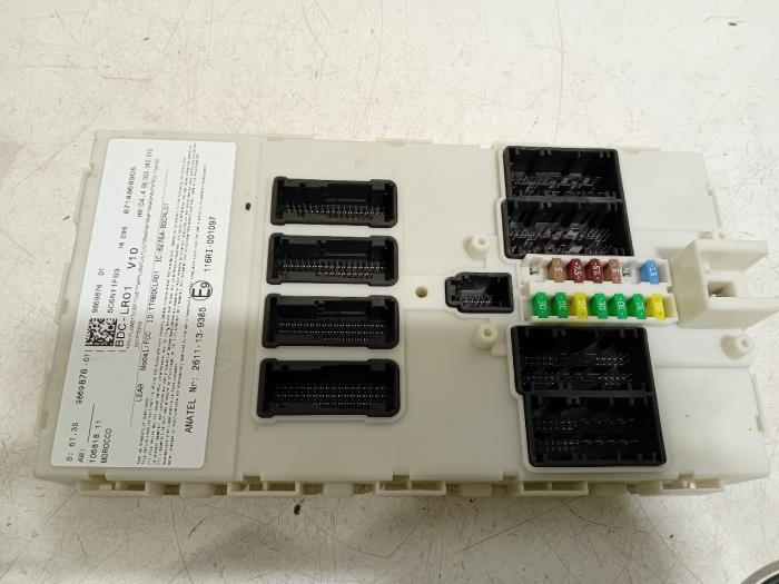 Gebruikte Computer Body Control BMW I3 Prijs € 95,00 Margeregeling aangeboden door Van der Ven Autorecycling B.V.