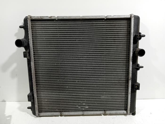 Gebruikte Radiateur Peugeot 208 Prijs € 20,00 Margeregeling aangeboden door Van der Ven Autorecycling B.V.