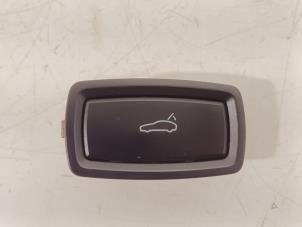 Gebruikte Schakelaar Porsche Cayenne Prijs € 70,00 Margeregeling aangeboden door Van der Ven Autorecycling B.V.