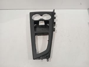 Gebruikte Bekerhouder Audi A4 Prijs € 40,00 Margeregeling aangeboden door Van der Ven Autorecycling B.V.