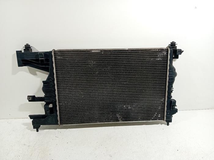 Gebruikte Radiateur Opel Astra Prijs € 145,00 Margeregeling aangeboden door Van der Ven Autorecycling B.V.