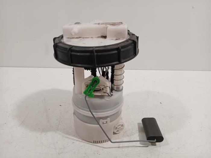 Gebruikte Tank element Pomp Renault Twingo Prijs € 15,00 Margeregeling aangeboden door Van der Ven Autorecycling B.V.