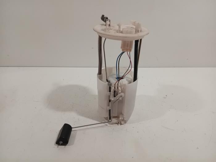 Gebruikte Tank element Pomp Mitsubishi ASX Prijs € 50,00 Margeregeling aangeboden door Van der Ven Autorecycling B.V.