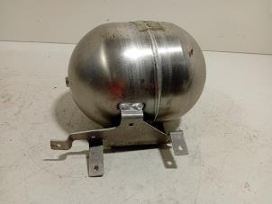 Gebruikte Veerbol Mercedes E-Klasse Prijs € 60,00 Margeregeling aangeboden door Van der Ven Autorecycling B.V.