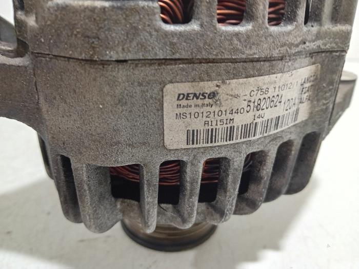 Dynamo van een Alfa Romeo Giulietta 2012