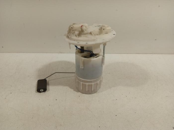 Gebruikte Tank element Pomp Peugeot 208 Prijs € 25,00 Margeregeling aangeboden door Van der Ven Autorecycling B.V.