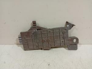 Gebruikte Antenne Versterker Mercedes E-Klasse Prijs € 27,00 Margeregeling aangeboden door Van der Ven Autorecycling B.V.