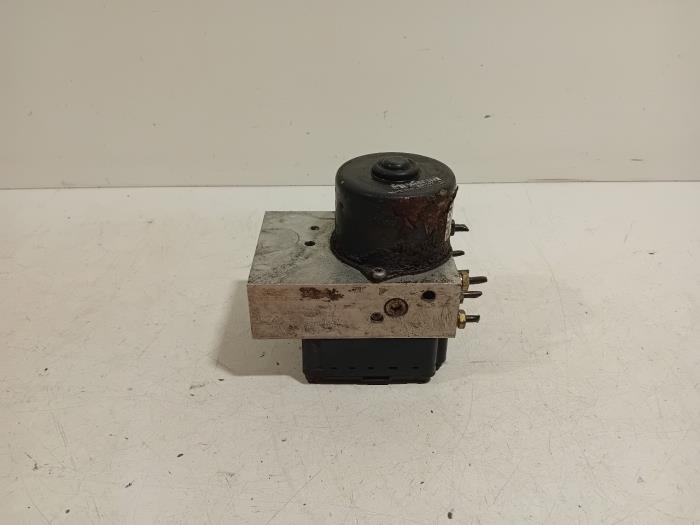 Gebruikte ABS Pomp BMW 3-Serie Prijs € 70,00 Margeregeling aangeboden door Van der Ven Autorecycling B.V.