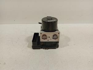 Gebruikte ABS Pomp Volvo V60 Prijs € 75,00 Margeregeling aangeboden door Van der Ven Autorecycling B.V.