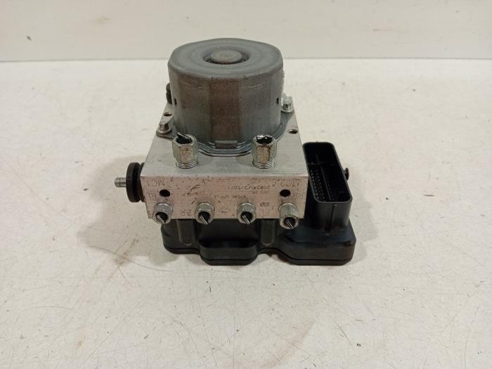 Gebruikte ABS Pomp Nissan Micra Prijs € 15,00 Margeregeling aangeboden door Van der Ven Autorecycling B.V.