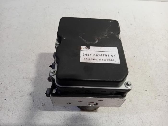 Gebruikte ABS Pomp BMW X3 Prijs € 125,00 Margeregeling aangeboden door Van der Ven Autorecycling B.V.