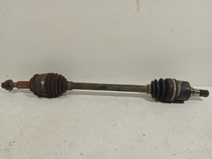 Gebruikte Aandrijfas links-voor Suzuki Swift Prijs € 25,00 Margeregeling aangeboden door Van der Ven Autorecycling B.V.