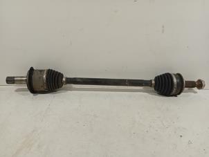 Gebruikte Aandrijfas rechts-voor Mercedes Viano Prijs € 80,00 Margeregeling aangeboden door Van der Ven Autorecycling B.V.