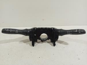 Gebruikte Licht + Raw Schakelaar Nissan X-Trail Prijs € 65,00 Margeregeling aangeboden door Van der Ven Autorecycling B.V.