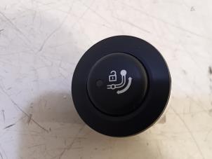 Gebruikte Schakelaar BMW IX Prijs € 15,00 Margeregeling aangeboden door Van der Ven Autorecycling B.V.