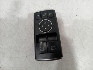 Gebruikte Ruit schakelaar elektrisch Mercedes SLK Prijs € 80,00 Margeregeling aangeboden door Van der Ven Autorecycling B.V.