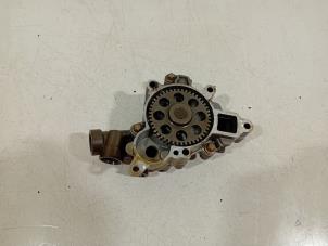 Gebruikte Oliepomp Mercedes SLK Prijs € 120,00 Margeregeling aangeboden door Van der Ven Autorecycling B.V.