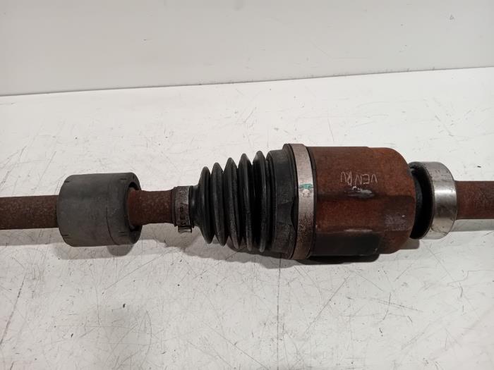 Aandrijfas rechts-voor van een Dacia Duster 2012