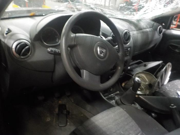 Aandrijfas rechts-voor van een Dacia Duster 2012