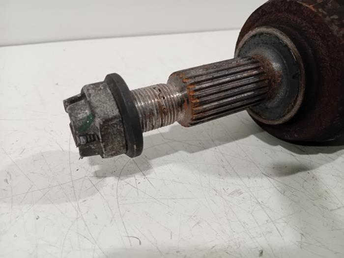 Aandrijfas rechts-voor van een Dacia Duster 2012