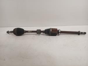 Gebruikte Aandrijfas rechts-voor Dacia Duster Prijs € 80,00 Margeregeling aangeboden door Van der Ven Autorecycling B.V.