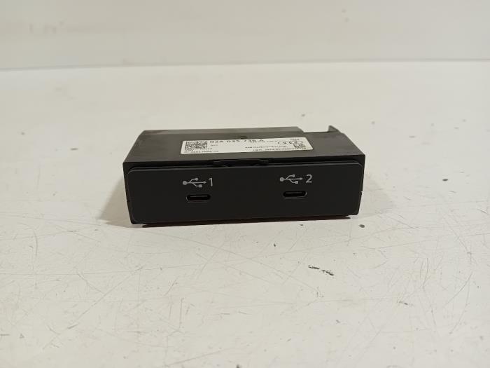 Gebruikte AUX/USB aansluiting Audi A3 Prijs € 85,00 Margeregeling aangeboden door Van der Ven Autorecycling B.V.