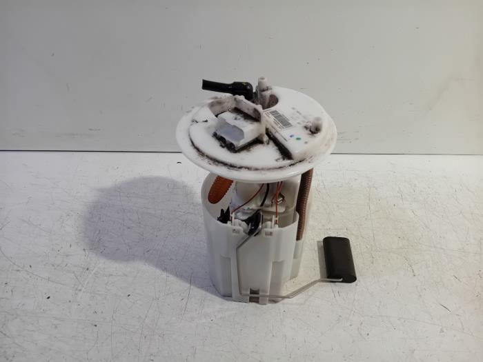 Gebruikte Tank element Pomp Opel Corsa Prijs € 60,00 Margeregeling aangeboden door Van der Ven Autorecycling B.V.