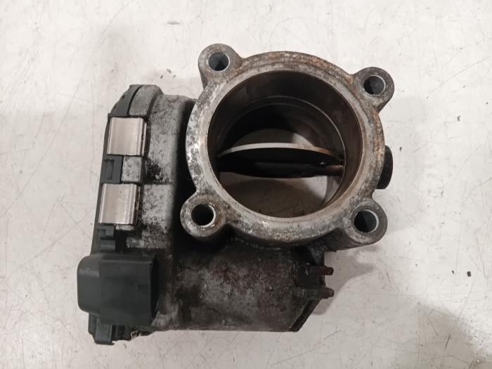 Gebruikte Gasklephuis Chrysler 300 C Prijs € 70,00 Margeregeling aangeboden door Van der Ven Autorecycling B.V.