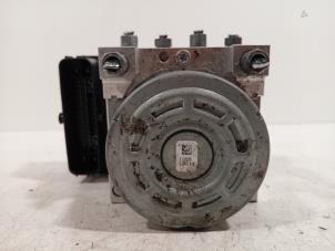 Gebruikte ABS Pomp Peugeot 208 Prijs € 140,00 Margeregeling aangeboden door Van der Ven Autorecycling B.V.