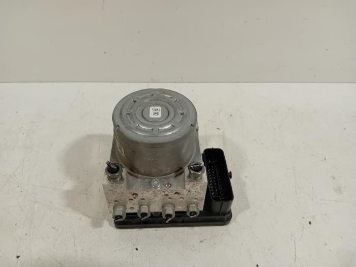 Gebruikte ABS Pomp Landrover Evoque Prijs € 265,00 Margeregeling aangeboden door Van der Ven Autorecycling B.V.