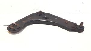 Gebruikte Triangel rechts-voor Ford Street Ka Prijs € 14,00 Margeregeling aangeboden door Van der Ven Autorecycling B.V.