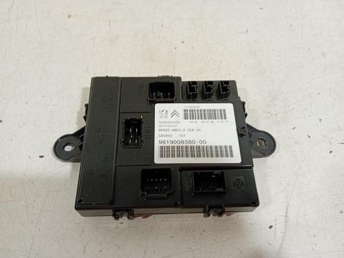 Gebruikte Computer Body Control Peugeot 3008 Prijs € 70,00 Margeregeling aangeboden door Van der Ven Autorecycling B.V.