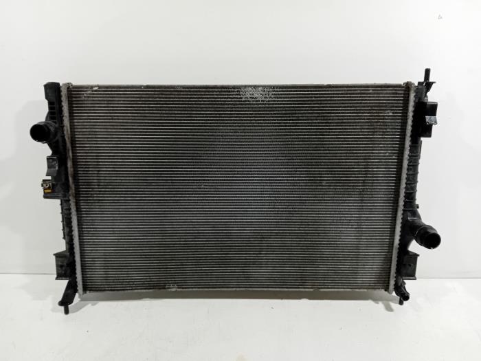 Gebruikte Radiateur Peugeot 3008 Prijs € 150,00 Margeregeling aangeboden door Van der Ven Autorecycling B.V.