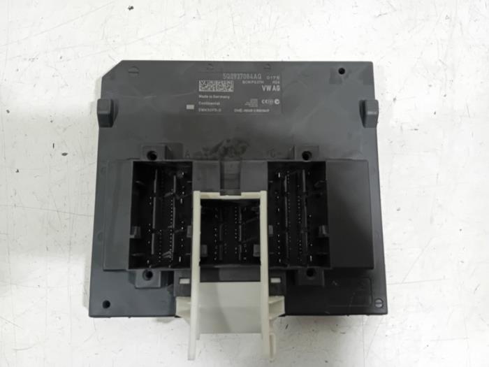 Gebruikte Module Bodycontrol Volkswagen E-Golf Prijs € 50,00 Margeregeling aangeboden door Van der Ven Autorecycling B.V.