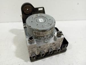 Gebruikte ABS Pomp Volkswagen E-Golf Prijs € 106,00 Margeregeling aangeboden door Van der Ven Autorecycling B.V.