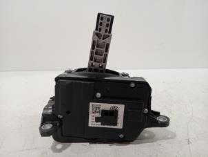 Gebruikte Schakelmechaniek Volkswagen Touareg Prijs € 160,00 Margeregeling aangeboden door Van der Ven Autorecycling B.V.