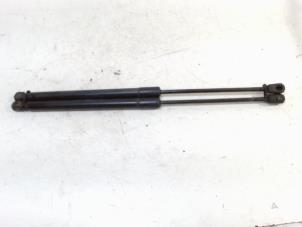 Gebruikte Gasdemperset Achterklep Mercedes E-Klasse Prijs € 12,00 Margeregeling aangeboden door Van der Ven Autorecycling B.V.