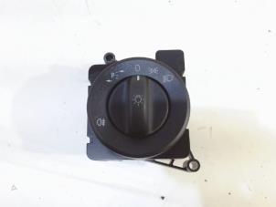 Gebruikte Licht Schakelaar Mercedes Sprinter Prijs € 12,00 Margeregeling aangeboden door Van der Ven Autorecycling B.V.