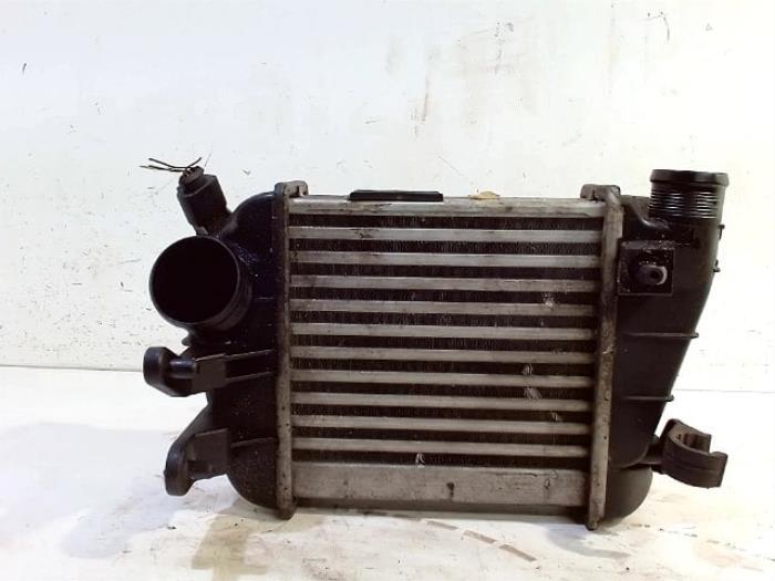 Gebruikte Intercooler Audi A4 Prijs € 33,00 Margeregeling aangeboden door Van der Ven Autorecycling B.V.