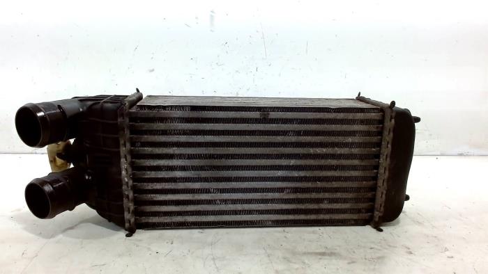 Gebruikte Intercooler Citroen DS3 Prijs € 13,00 Margeregeling aangeboden door Van der Ven Autorecycling B.V.