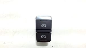 Gebruikte Schakelaar handrem Audi A8 Prijs € 15,00 Margeregeling aangeboden door Van der Ven Autorecycling B.V.