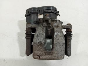 Gebruikte Remklauw (Tang) links-achter Mercedes A-Klasse Prijs € 25,00 Margeregeling aangeboden door Van der Ven Autorecycling B.V.